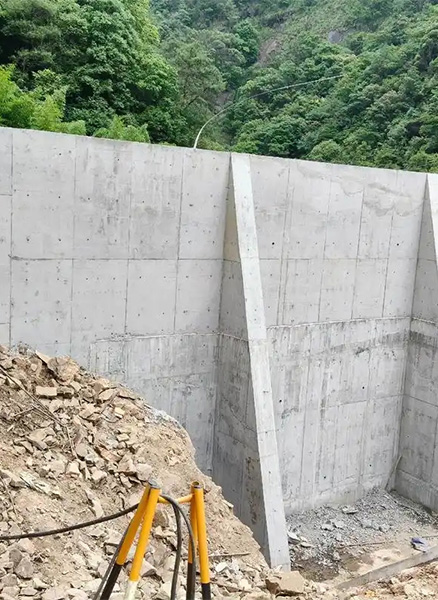 唐山路北区重力式挡土墙