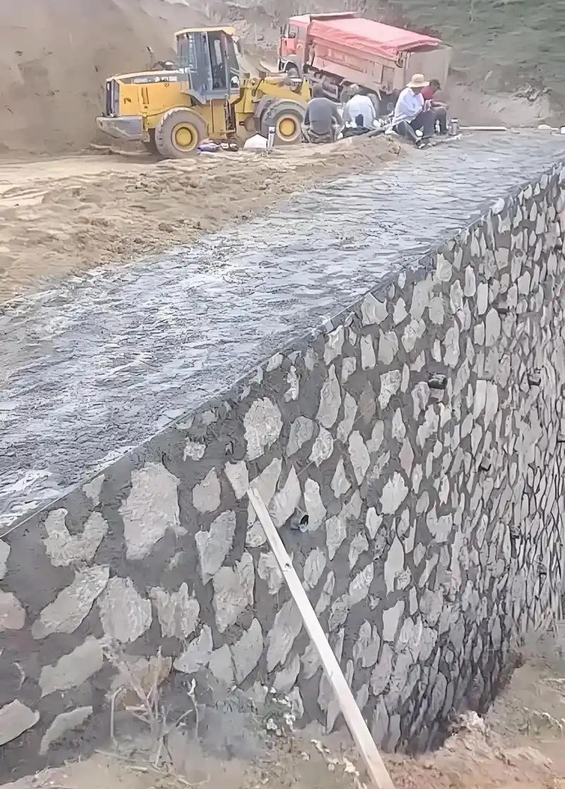 唐山路北区边坡加固